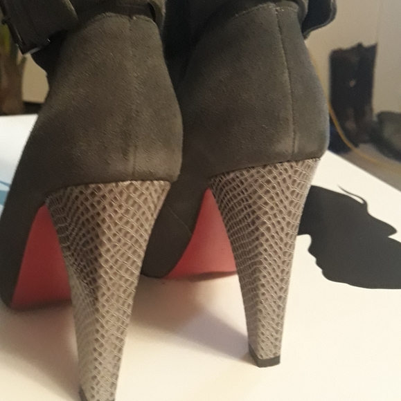 Paris Hilton Genuine suede leather boots - Picture 5 of 13